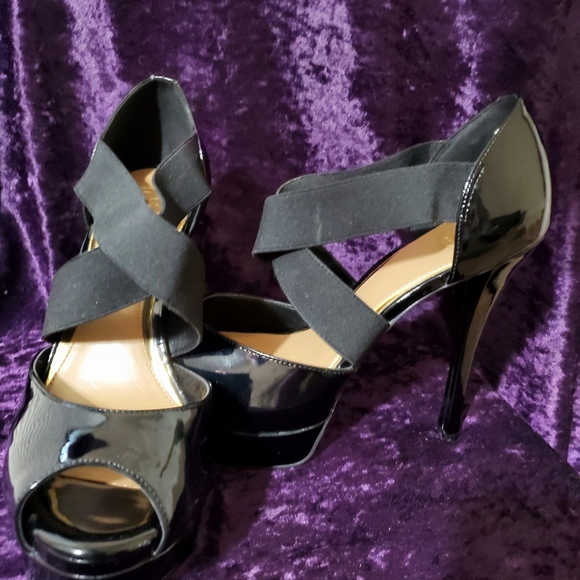 Shoes - Picture 1 of 2
